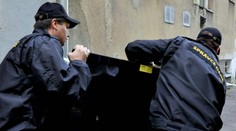 Drama v Napajedlech: Střílel po exekutorech, pak se zabarikádoval