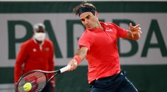 Federer zvažuje odstup z French Open, náročná bitva ho zmohla