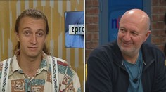 Pamatujete si na mladíka s dlouhým hárem a kšandami? Snídani moderuje dodnes