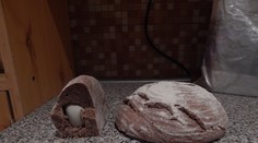 To je HNUS! Manželé z Berouna našli v bochníku chleba zapečený kus PLASTU