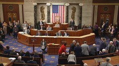 USA jsou na pokraji dluhového stropu. Kongres odmítá další půjčku