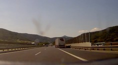 Kamioňák ohrozil životy! Neděláte na dálnici stejnou nebezpečnou chybu?