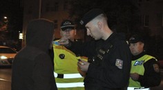 Překvapivý zátah na dealery, policisté zajistili skoro 120 lidí