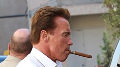 Arnold Schwarzenegger navštívil Prahu. Musel do nemocnice!