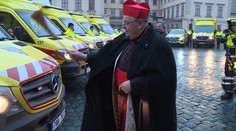 VIDEO: Kardinál Duka požehnal novým vozům záchranky