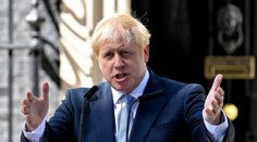 Johnson chce jednání s Unií dvakrát týdně. Opozice brojí proti přerušení schůze
