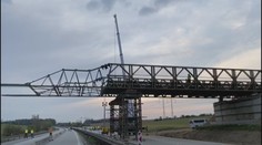 Unikátní práce na D1. Přes noc padly tři mosty přes dálnici