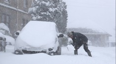 Hory zasypal sníh. Místy připadne dalších 30 centimetrů, hrozí silný vítr i laviny