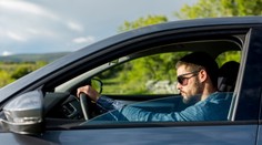 Češi se necítí na silnicích bezpečně. Dělají přitom přestupky, které jim u druhých vadí