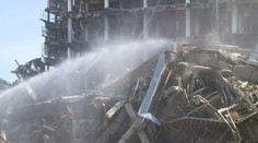 Zásah hasičů ve Zlíně i po 100 hodinách pokračuje. Předat budovu je zatím nemožné