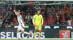 Oslavy postupu se v Lisabonu odkládají, nepomohl ani Ronaldo. Jistotu má Anglie