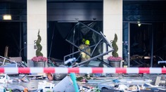 V centru Berlína prasklo obří akvárium. Rozlilo se přes milion litrů vody