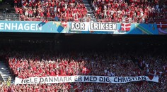 Emotivní chvíle na podporu Eriksena, skandoval mu celý stadion
