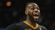 LeBron zvedal diváky ze sedadel, Lillard nasázel Utahu 39 bodů!