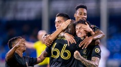 Drama v derby o LA! Červená pro Galaxy, sporný gól a vítězství favorita