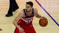 Satoranský byl blízko triple doublu, v závěru s Atlantou ale nehrál