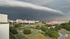 Bouřky nad Českem pomalu utichají. Bez proudu je více než 18 tisíc domácností
