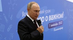 Putin nechtěně ukázal, že trpí bolestmi. Jeho nemoc má být smrtelná