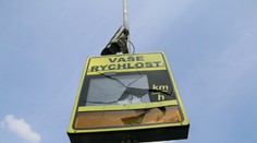 Mladíci běhali u radaru. Ten jim rychlost nezměřil, tak ho rozbili