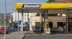 Řetězec benzínek prodával špatné palivo. Poškodilo nám to auta, zuří lidé