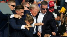 ON-LINE: Atentát na Trumpa. Střelce přistihl na střeše těsně před činem policista