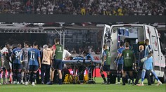 Smutná Uruguay. Fotbalista zemřel na následky kolapsu na hřišti
