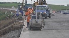 Fiasko ve Středočeském kraji. Přesoutěžení smluv s opraváři silnic nevyšlo