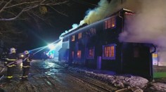 Požár zachvátil chatu Tesák na Kroměřížsku. Zasahovalo asi 80 hasičů