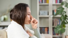 Lékařka upozorňuje na varovné signály. Naznačují, že nemáte jen obyčejný kašel