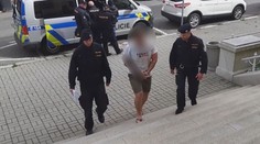Zásahovka si přišla pro pět agresorů, kteří měli surově zbít dva muže