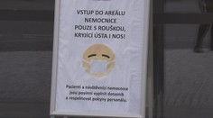Roušky zůstanou v nemocnicích povinné. Na jak dlouho není jasné