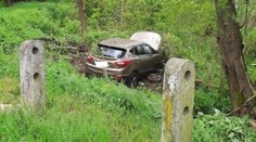 Senior na Táborsku zkolaboval za volantem a havaroval. Na místě zemřel