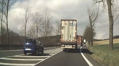 Kousek od strašlivé nehody. Řidič natočil obrovský hazard při předjíždění