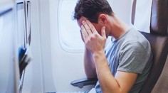Některým lidem hrozí nebezpečí v letadle. Experti řekli, jak mu předcházet