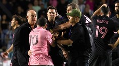 Messiho v Portoriku srazil fanoušek k zemi. Musela zasahovat ochranka