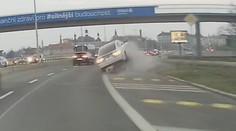 VIDEO: Záběry jako z Kobry 11. Audi na Nuselském mostě skončilo na střeše
