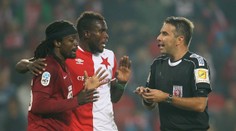 Sudí derby nezvládli. Komise rozhodčích: Hrubě chybovali!