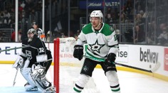 Divoký výsledek v Dallasu. Hokejisté Stars vstřelili sedm gólů, Faksa asistoval
