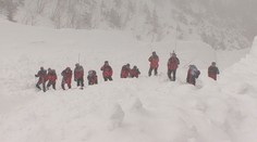 Smrt pod lavinou: Hazard stál málem život i záchranáře! Věc řeší policie