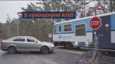 Spor o železniční přejezdy: Mohou za nehody řidiči, nebo špatné značení?
