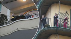 Koronavirus Italy nezlomil. Tančí na balkonech, zpívají z oken. VIDEO