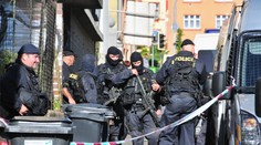 Riskují život, rodinu ale z platu neuživí. Hasiči a policisté zatím příplatek nedostali