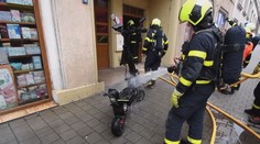 V Ostravě explodovala baterie elektrokoloběžky. Požár zranil pět lidí