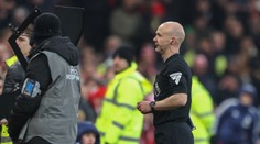 Fanoušci chtěli uplatit rozhodčího. Nabízeli mu své platební karty