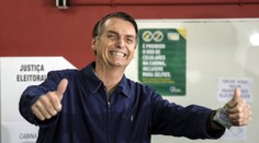 Močení na hlavu, prsty v zadnici: Prezident ukázal nechutné video