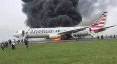 Panika na letišti! Motor boeingu se změnil v ohnivou kouli!