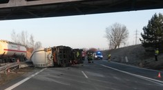 Dálnice D3 uzavřena! Převrácená cisterna blokuje provoz