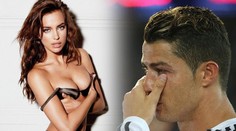 ŠOK! Cristiano Ronaldo dostal Zlatý míč, Irině ale nadělil kopačky