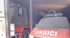 Když byli pryč, hasičům vyhořela zbrojnice! Chystají velký úklid