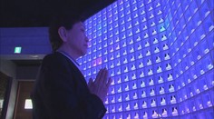 KOŘENÍ: LED svatyně
